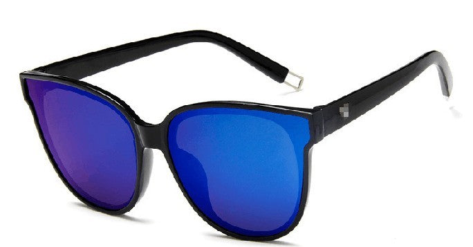 Fashion trend ocean film sunglasses