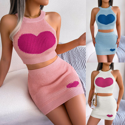 Casual Love Contrast Color Midriff-baring Top Hip Skirt Suit